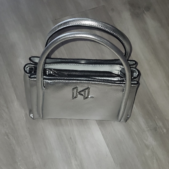 Silver Handbag - Picture 1 of 14